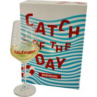 Frische Akzente und mineralische Noten prägen den trockenen Riesling aus dem Rheingau vom Weingut Kaufmann. Die ausgewogene Struktur und präzise eingebundene Säure schaffen ein harmonisches Geschmackserlebnis. Feine Fruchtaromen verleihen dem Wein Klarheit und Balance. Die 3