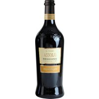 Dieser Rotwein stammt aus den Weinbergen von Tenuta und Quercioli in der Provinz Emilia-Romagna. Hier produziert die Familie Medici Jahr für Jahr dank einer strengen Kontrolle einen der besten Lambruscos. Dieser Secco aus Ancellotta- und Lambrusco-Salamino-Trauben besticht durch seine rubinrote Farbe