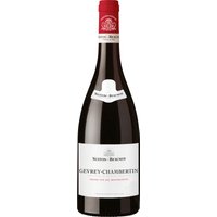 Der 2021er Nuiton-Beaunoy Gevrey-Chambertin präsentiert sich in intensivem Rubinrot mit violetten Reflexen. Das Bouquet vereint Aromen roter und schwarzer Früchte sowie zarte Anklänge von geröstetem Brot. Am Gaumen zeigt sich dieser Burgunder dicht